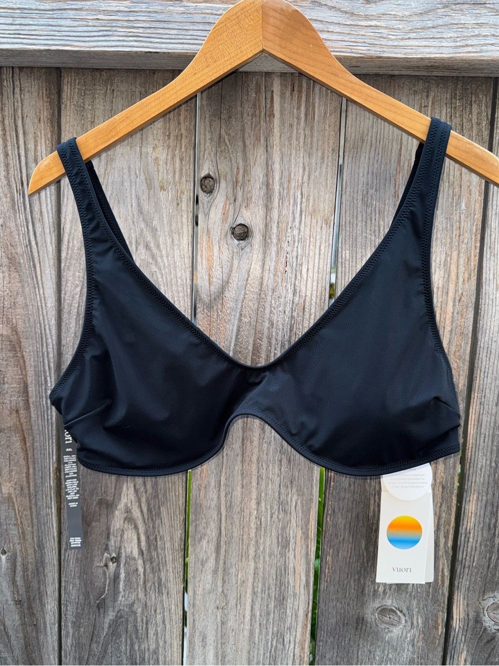 Vuori Aqua Triangle Top in Black Size XXL